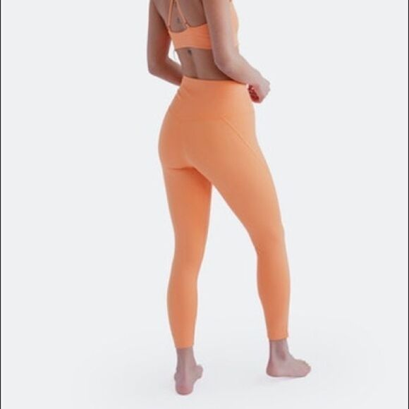 Girlfriend Collective Compression HighRise Legging‎ - Picture 2 of 10